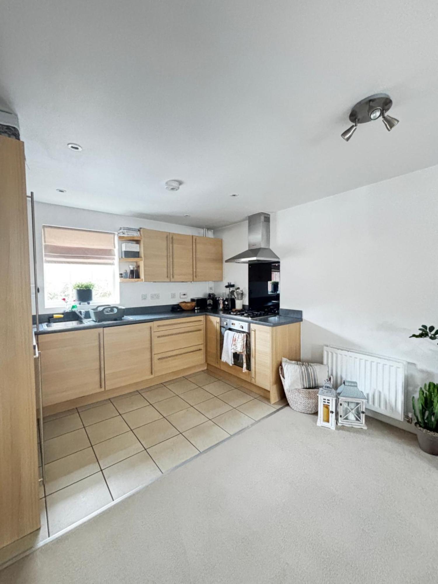 Delux Room With Private Parking, Sleeps 2, Perfect For Cotswold Getaway, Easy A419 Access Blunsdon Exterior foto