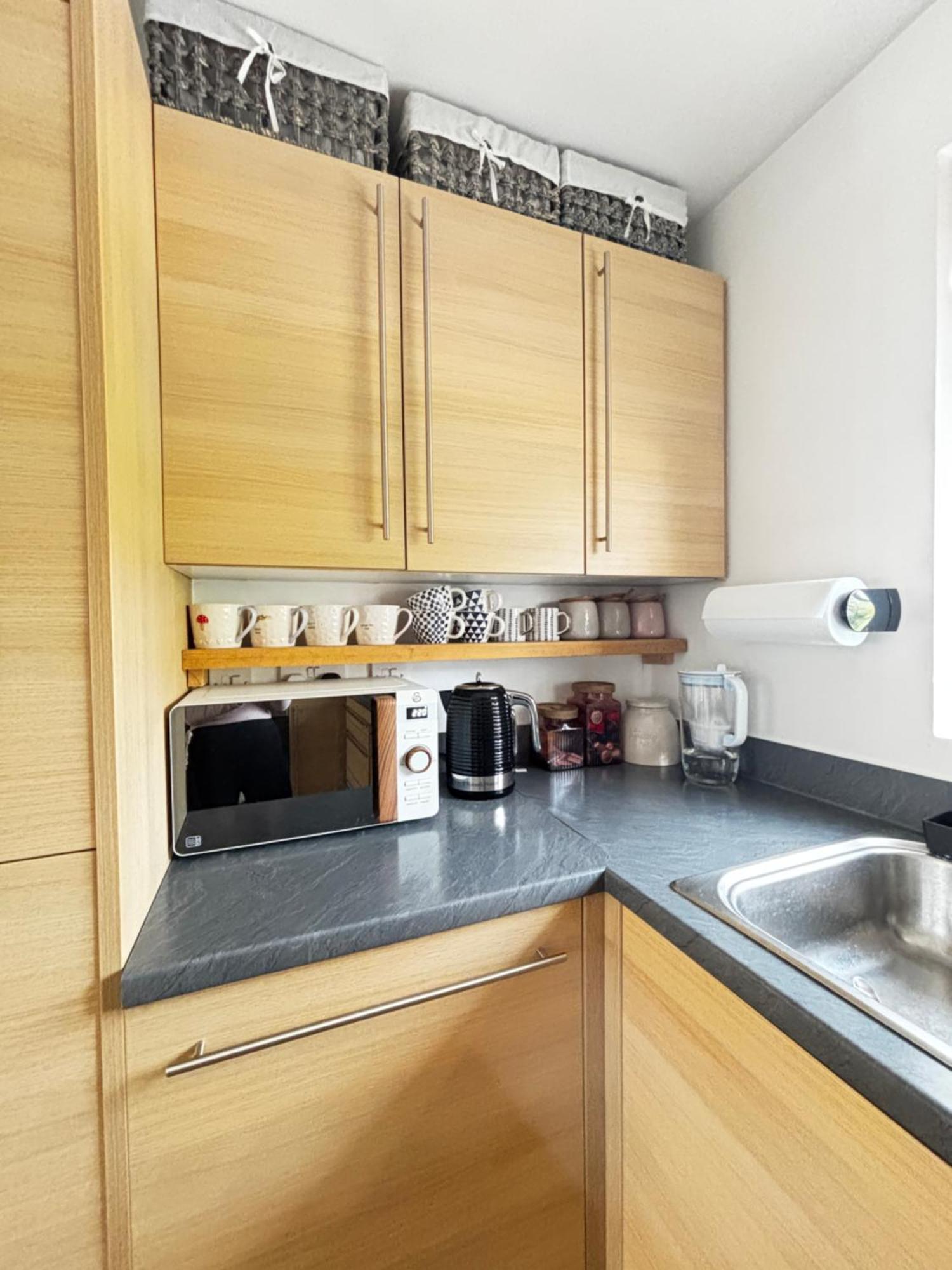 Delux Room With Private Parking, Sleeps 2, Perfect For Cotswold Getaway, Easy A419 Access Blunsdon Exterior foto